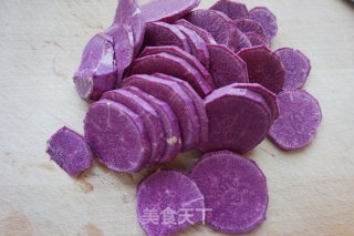 玉米片紫薯球的做法步骤：1