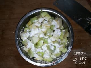 西红柿烧茄子的做法步骤：3