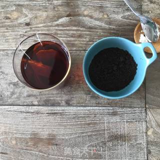 草莓盆栽奶茶的做法步骤：1