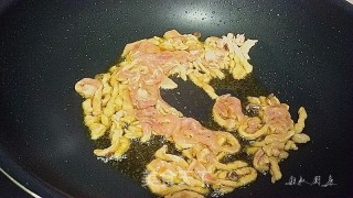 韭黄肉丝的做法步骤：5