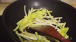 韭黄肉丝的做法步骤：6