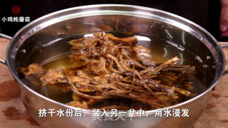 小鸡炖蘑菇的做法步骤：1