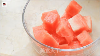 夏日冷饮——西瓜柠檬水的做法步骤：1
