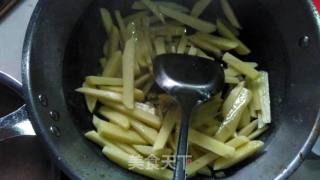 油炸土豆的做法步骤：3
