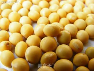 炸黄豆的做法步骤：1