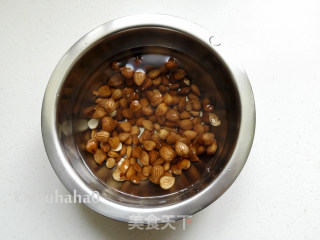 杏仁豆腐汤的做法步骤：1