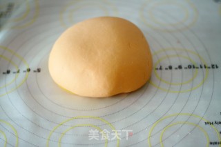 胡萝卜花卷的做法步骤：1