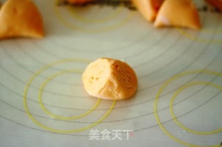 胡萝卜花卷的做法步骤：5