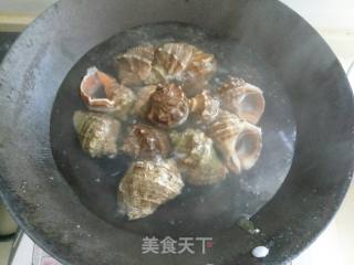 酱爆海螺的做法步骤：2