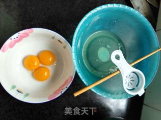 戚风蛋糕的做法步骤：1