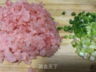 万能快手5分钟肉酱汁的做法步骤：2