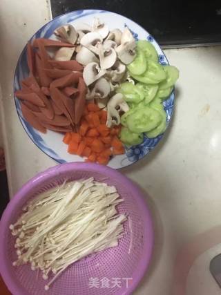 营养泡面的做法步骤：1
