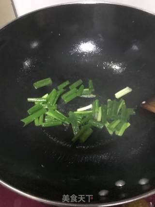 超好吃鲜黄花炒鸡蛋的做法步骤：4