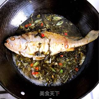 雪菜烧黄鱼的做法步骤：8