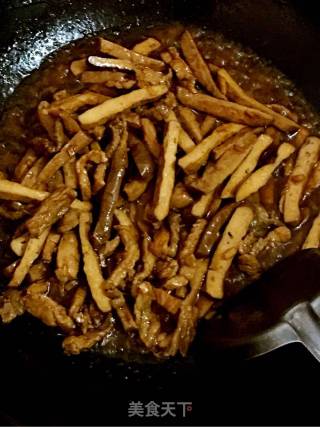 洋葱香干炒肉丝的做法步骤：5