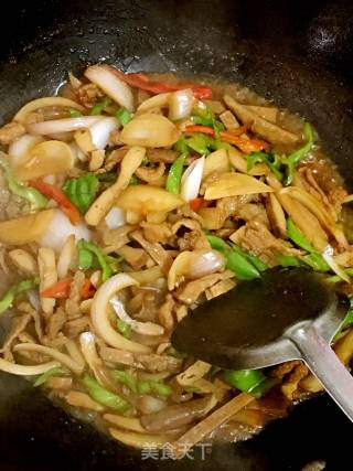 洋葱香干炒肉丝的做法步骤：7