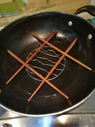 清蒸鲈鱼的做法步骤：2