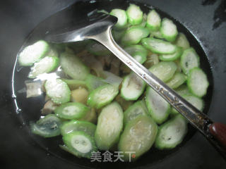 羊尾笋丝瓜汤的做法步骤：7
