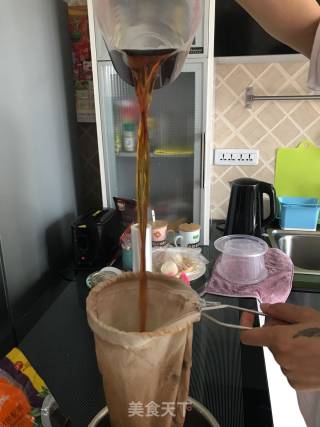 港式奶茶的做法步骤：4