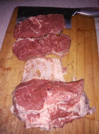 黑椒牛排的做法步骤：1