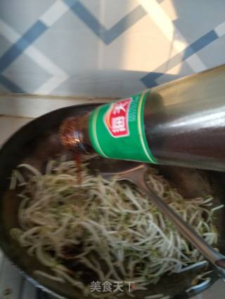 清炒豆芽的做法步骤：4