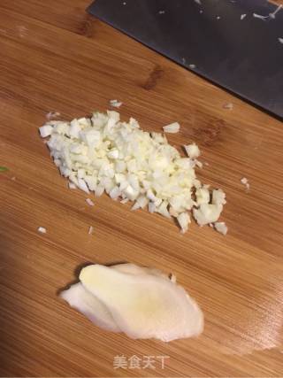 苦瓜炒鸡蛋的做法步骤：2