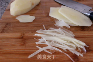 【每日新品】香脆土豆烙的做法步骤：1