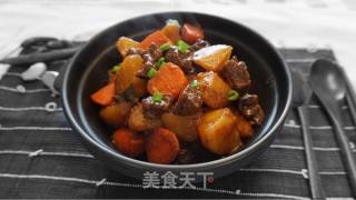 土豆炖牛肉的做法步骤：1