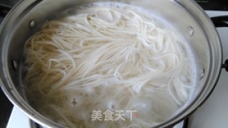 辣味鸡丁拌冷面的做法步骤：4