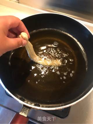蓬松简单易做油条的做法步骤：11