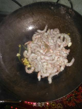 青椒炒虾仁的做法步骤：5