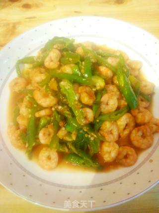青椒炒虾仁的做法步骤：8