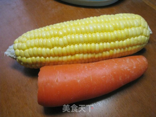 红萝卜玉米筒子骨海参汤，这样很夏天的做法步骤：3