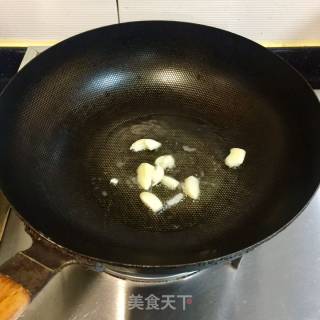 红椒芦笋炒菌菇的做法步骤：4