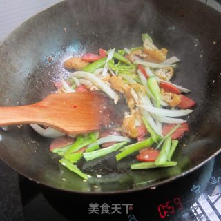 香肠油豆腐白菜丝的做法步骤：5