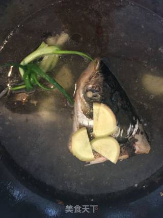 鱼头豆腐汤的做法步骤：4