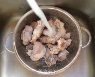 猪骨薏米粥的做法步骤：4