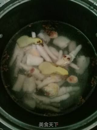泡椒凤爪的做法步骤：2