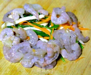 蔬菜虾饼的做法步骤：2