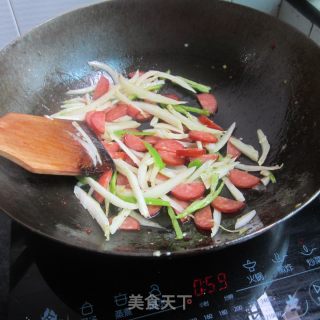 白菜青椒炒火腿的做法步骤：6