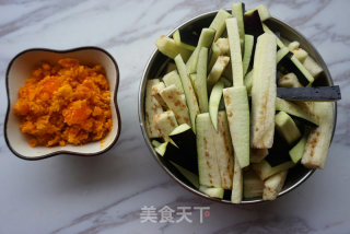 咸蛋黄茄子的做法步骤：2