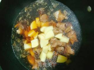 牛肉炖土豆的做法步骤：3