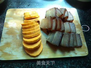 腊肉蒸南瓜的做法步骤：4