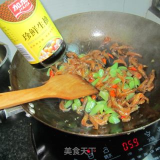 莴笋丁炒虾的做法步骤：8