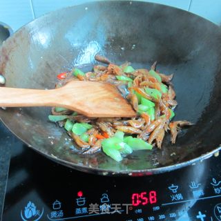 莴笋丁炒虾的做法步骤：10