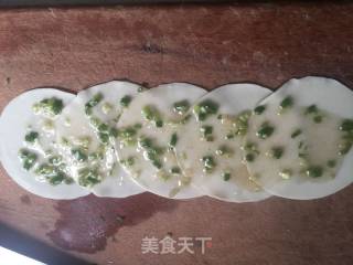葱油饼的做法步骤：8