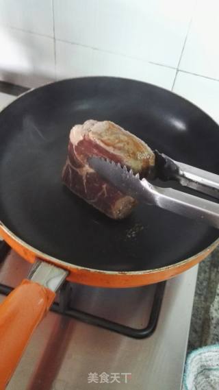 煎牛排的做法步骤：4