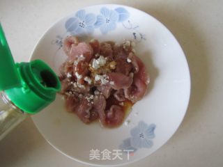 西葫芦炒鸭脯肉的做法步骤：2