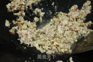 酸爽开胃肉末炒豆角的做法步骤：5