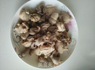 小鸡炖蘑菇的做法步骤：4